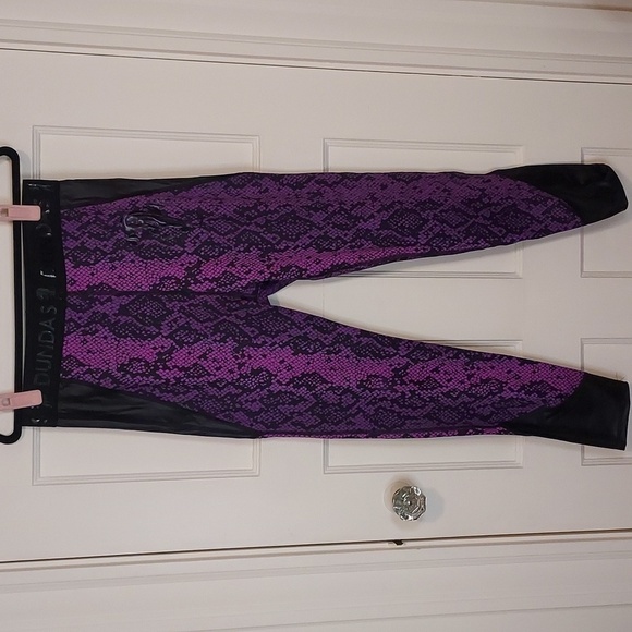Dundas MAGENTA PYTHON LEGGING - Picture 3 of 15